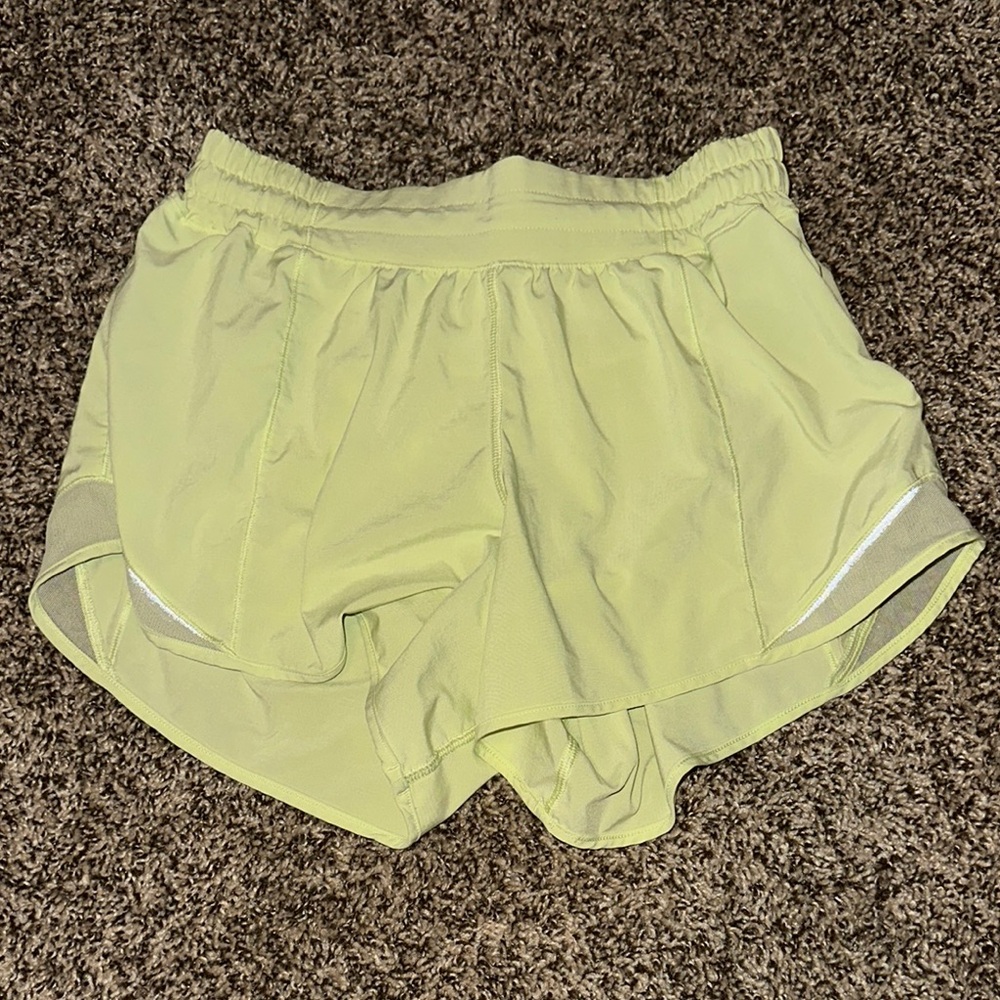 Lululemon Athletica Green Athletic Shorts Lightweight Moisture-Wicking size 8 T